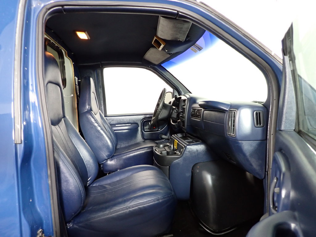 Used 1999 Chevrolet Express 3500 RWD image 34