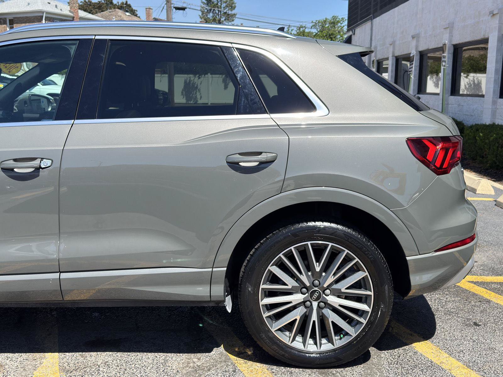 Used 2021 Audi Q3 2.0T Premium Plus w/ Premium Plus Package AWD/4WD image 3