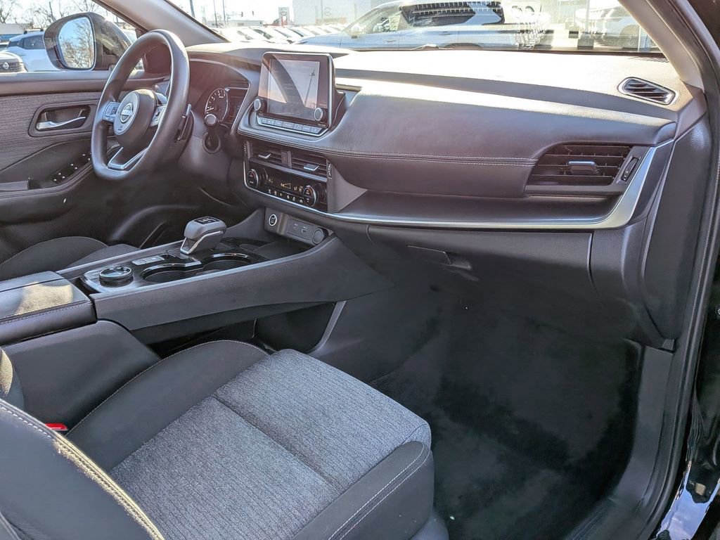 Used 2023 Nissan Rogue SV image 21