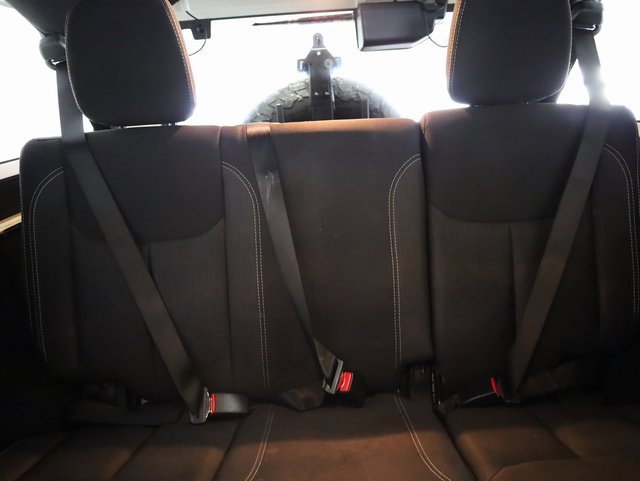 Used 2015 Jeep Wrangler Unlimited Rubicon w/ Max Tow Package image 26