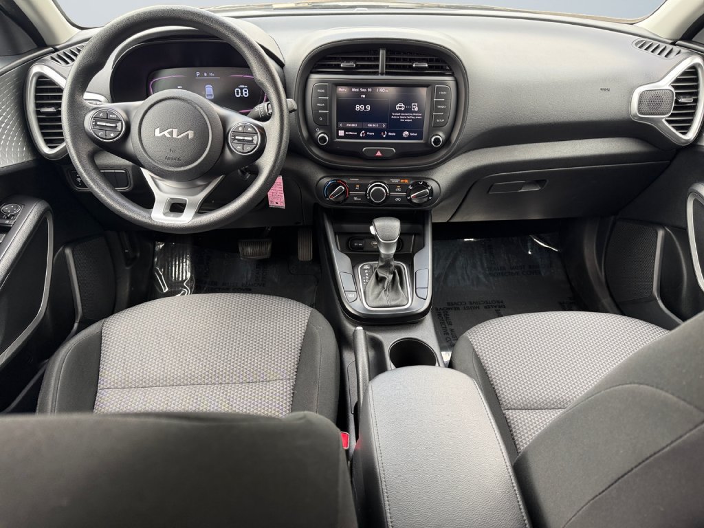 Used 2024 Kia Soul LX w/ Option Group 015 FWD image 10