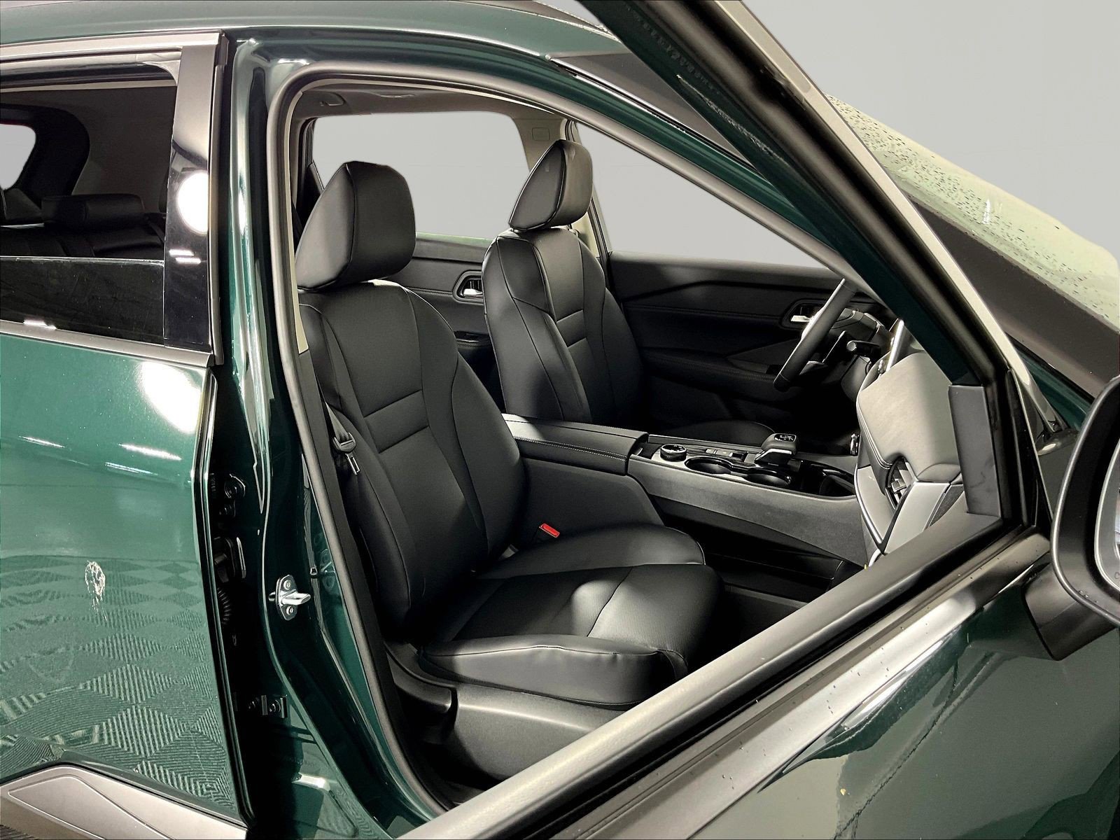 New 2026 Nissan Rogue SV AWD/4WD image 19