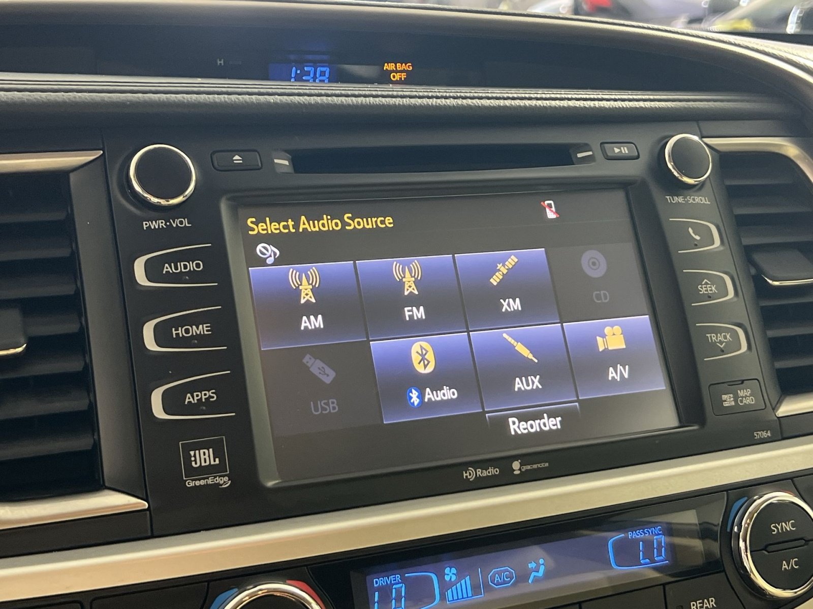 Used 2014 Toyota Highlander Limited AWD/4WD image 19