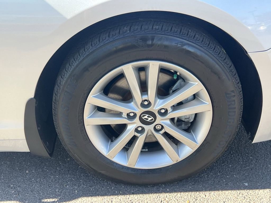 Used 2015 Hyundai Sonata SE w/ Option Group 09 image 9