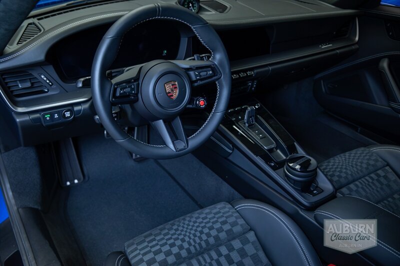 Used 2026 Porsche 911 Carrera GTS RWD image 22