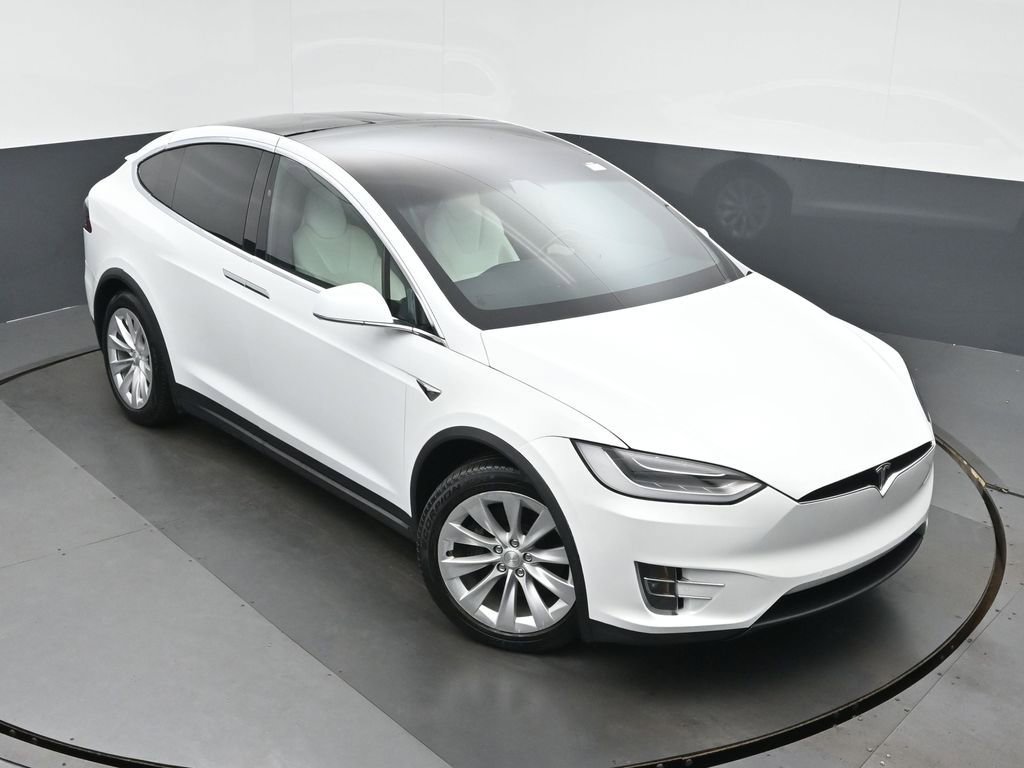 Used 2018 Tesla Model X 100D image 32