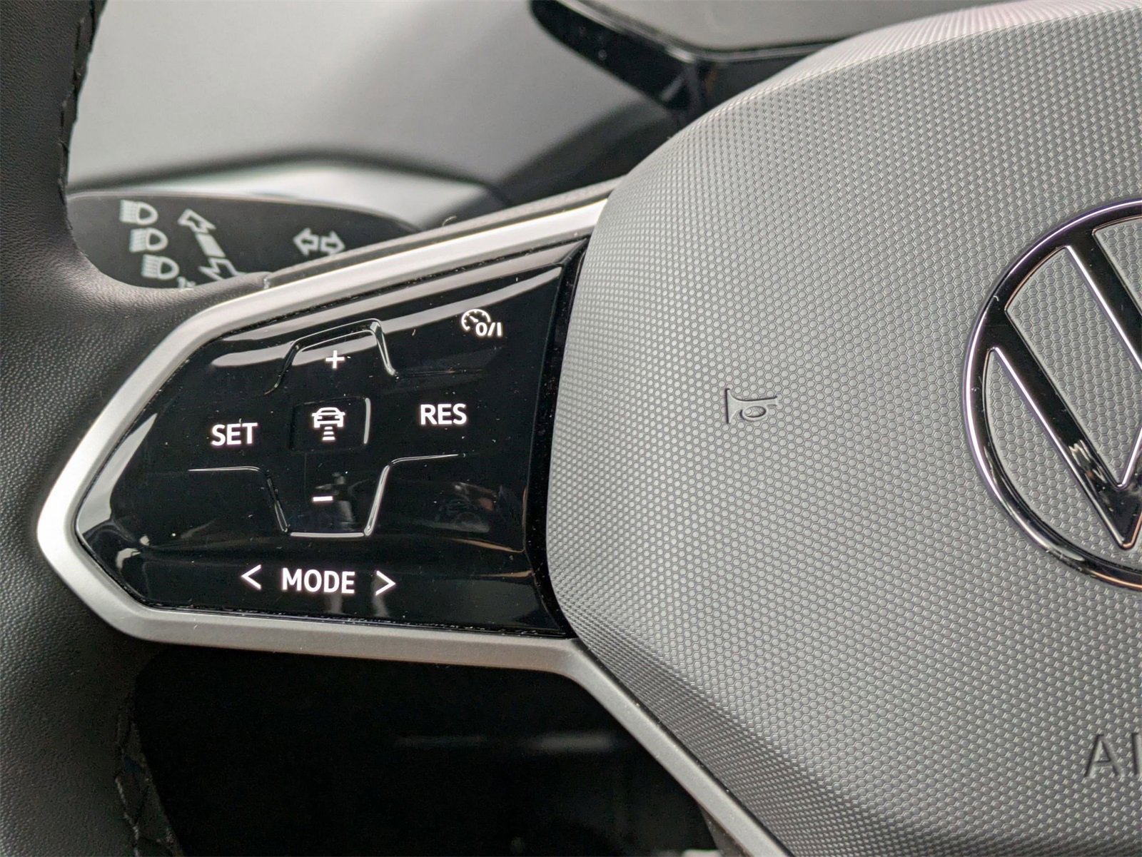 Used 2023 Volkswagen ID.4 Pro image 10