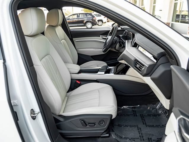 Used 2024 Audi Q8 e-tron Premium Plus w/ Premium Plus Package AWD/4WD image 39