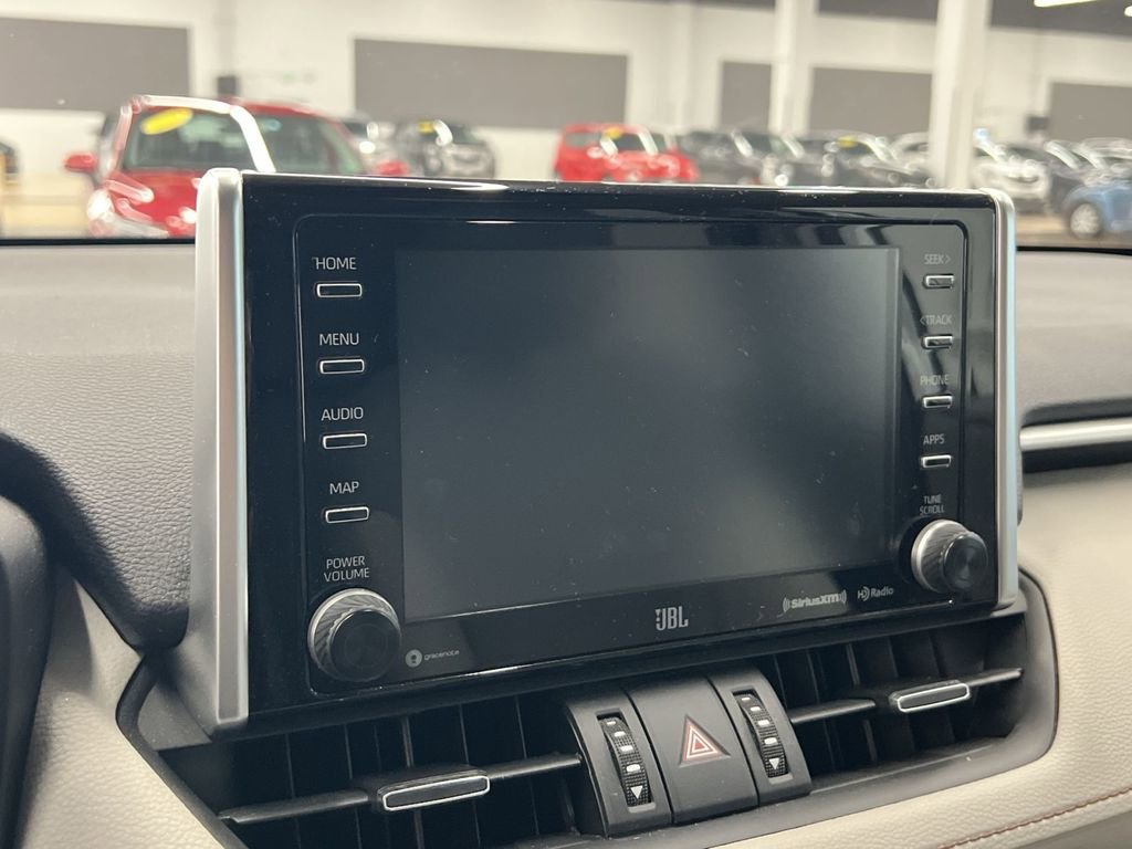 Used 2020 Toyota RAV4 Limited image 17