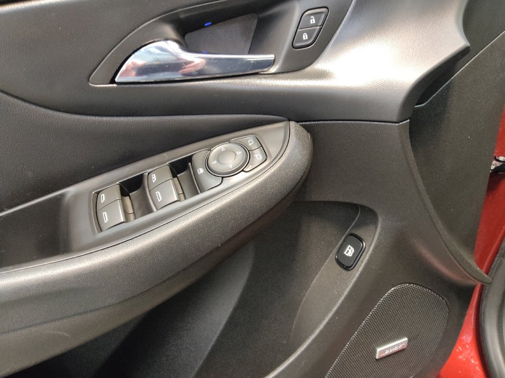 Used 2017 Chevrolet Volt LT w/ Comfort Package image 27