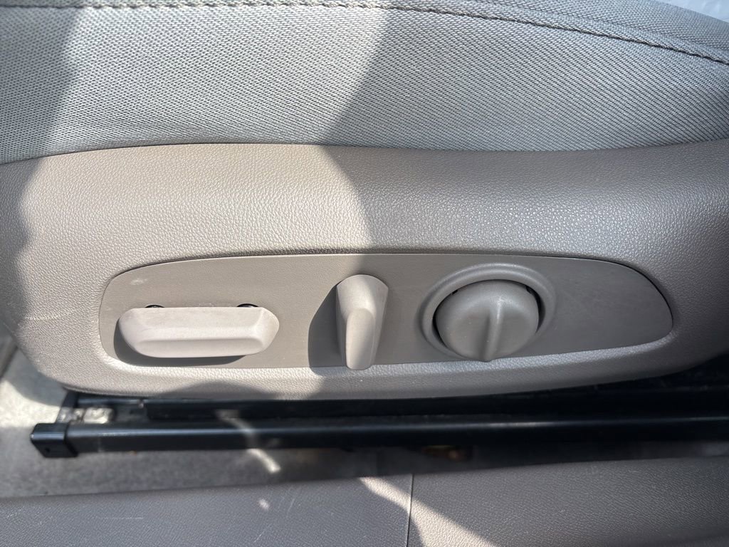 Used 2024 Chevrolet Malibu LT image 16