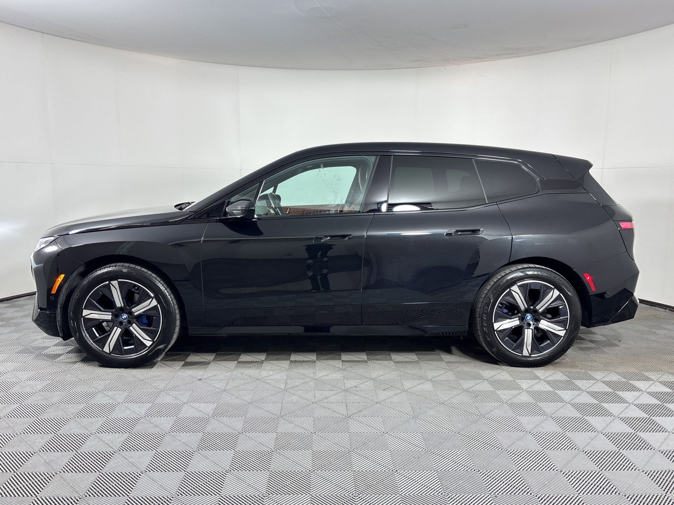 Certified 2023 BMW iX xDrive50 w/ Sport Package AWD/4WD image 2