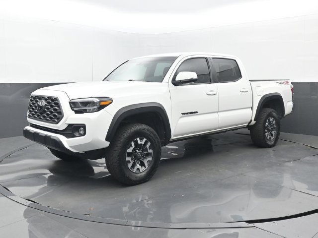 Used 2023 Toyota Tacoma TRD Off-Road w/ Black Out Package (TMS) AWD/4WD image 21