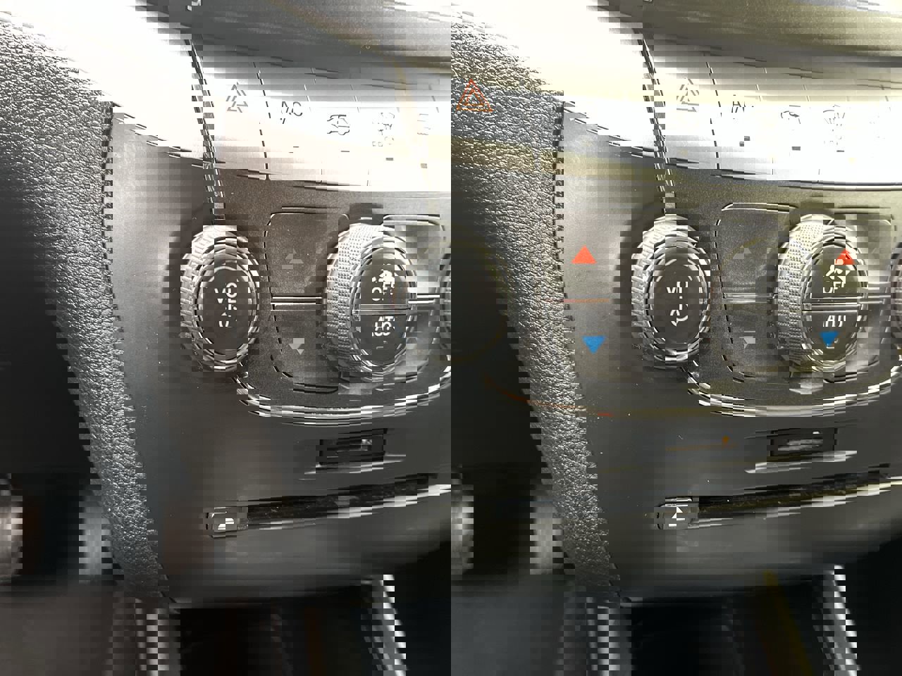 Used 2014 Dodge Journey SXT w/ Flexible Seating Group image 17