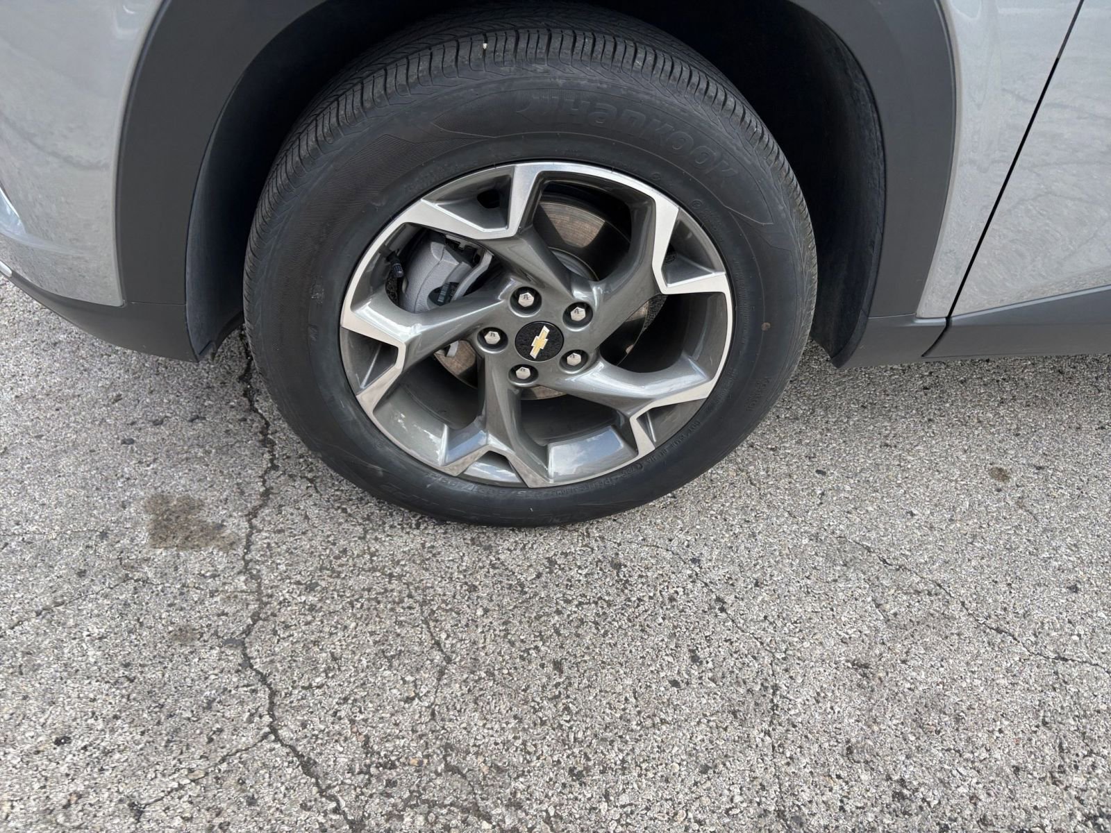 Used 2025 Chevrolet Trax LT FWD image 24