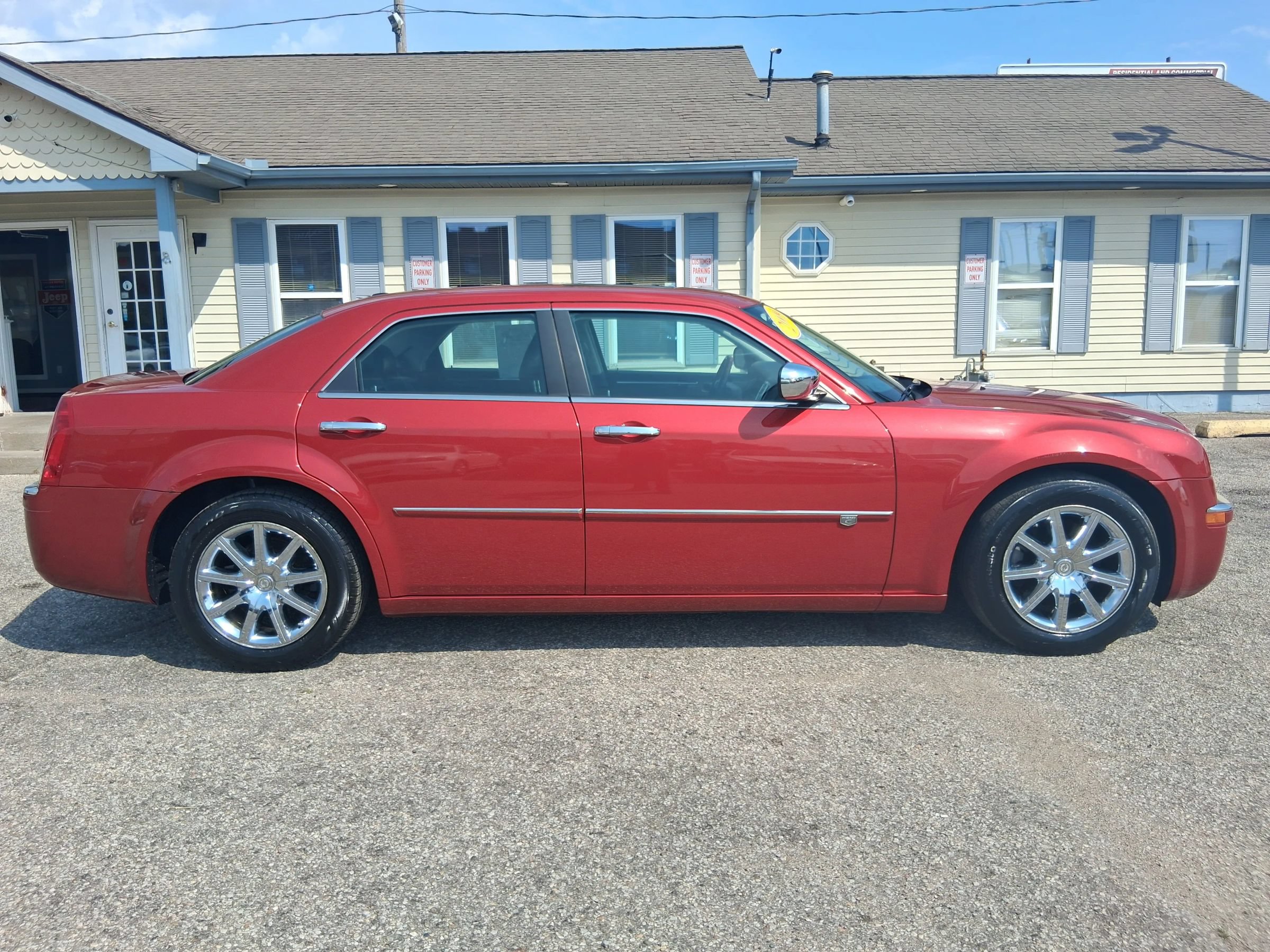 Used 2009 Chrysler 300 C RWD image 7