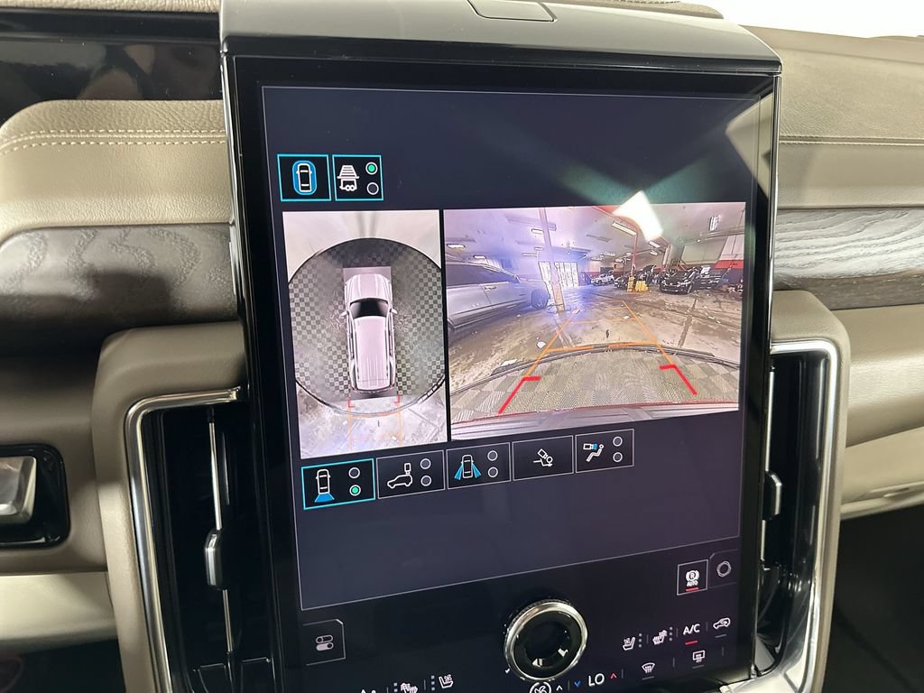 New 2026 GMC Yukon Denali w/ Advanced Technology Package AWD/4WD image 17