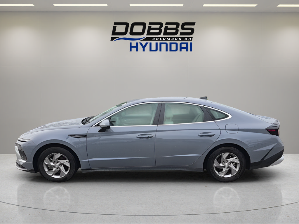 Used 2026 Hyundai Sonata SE FWD image 2