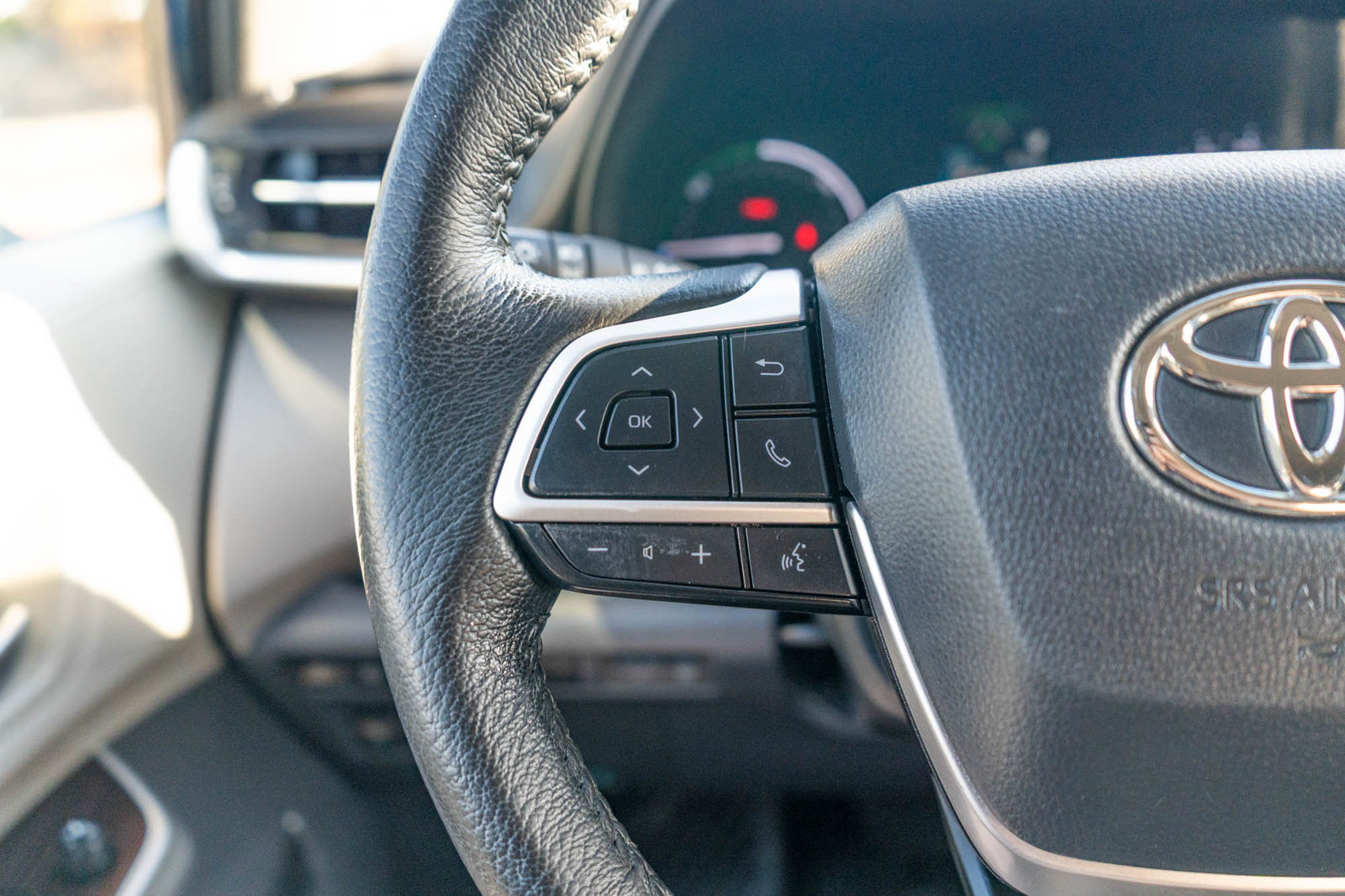 Certified 2024 Toyota Sienna XLE w/ XLE Plus Package FWD image 27