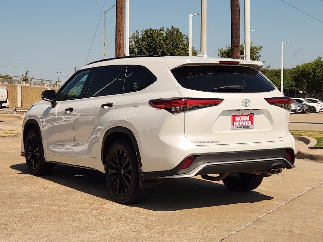 Used 2023 Toyota Highlander XSE FWD image 4