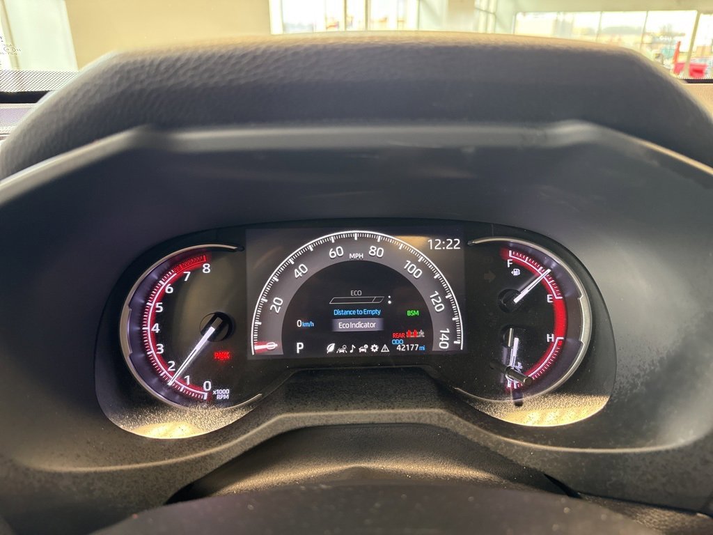 Used 2019 Toyota RAV4 Limited image 23