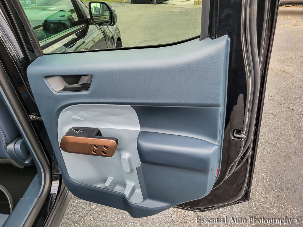 Used 2024 Ford Maverick Lariat w/ 4K Tow Package image 32