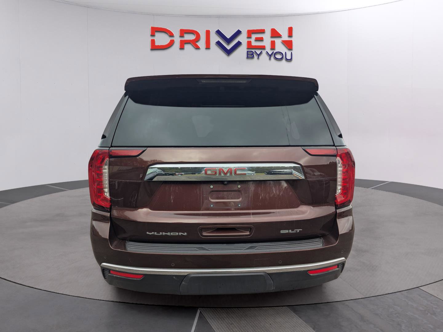 Used 2022 GMC Yukon XL SLT w/ SLT Luxury Package image 4