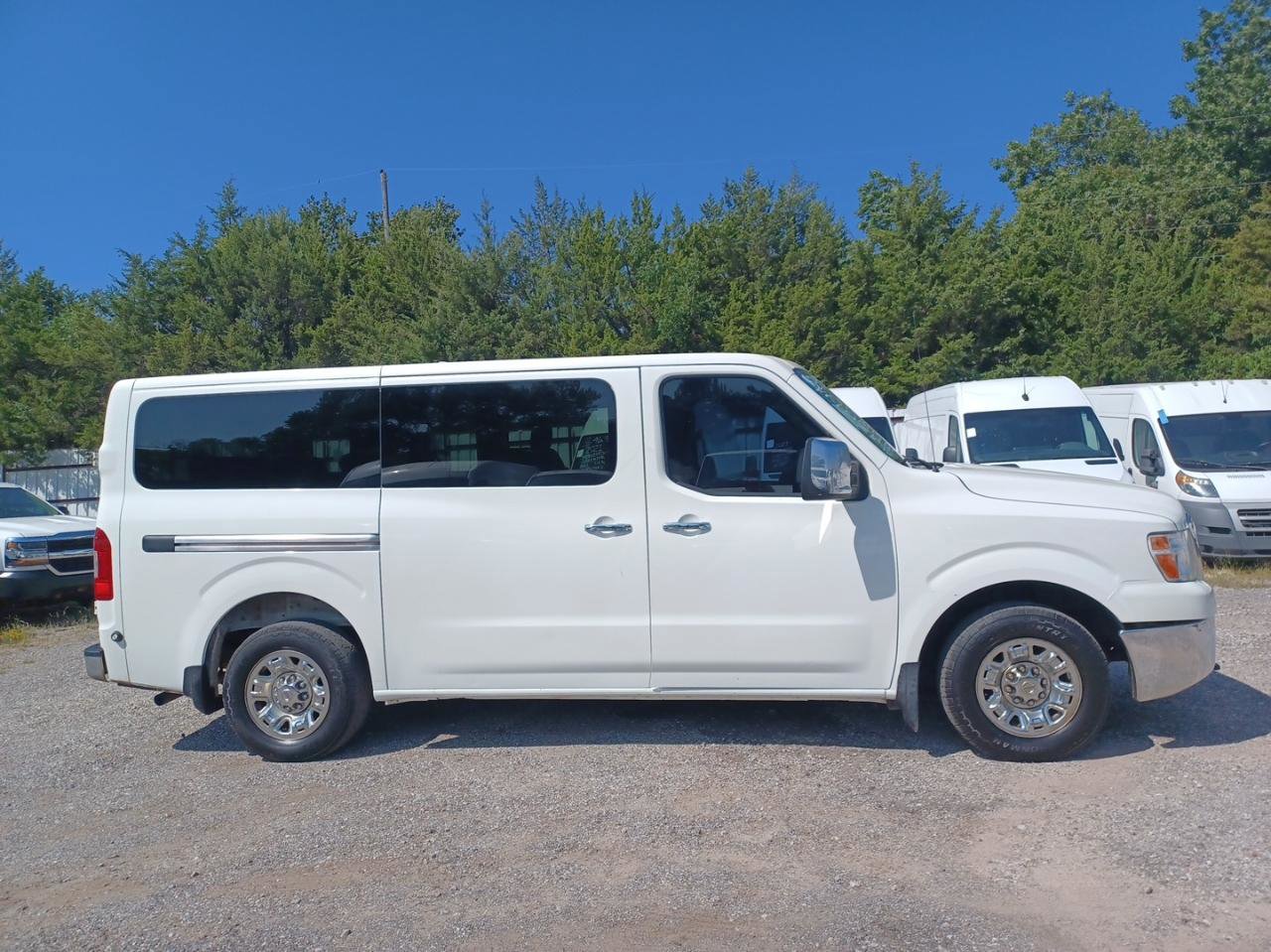 Used 2016 Nissan NV 3500 SV w/ SV Technology Package RWD image 4