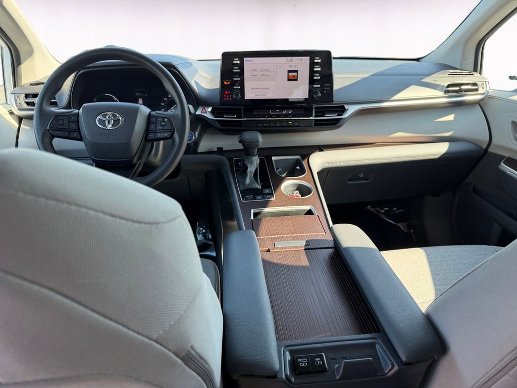 Used 2024 Toyota Sienna LE image 10