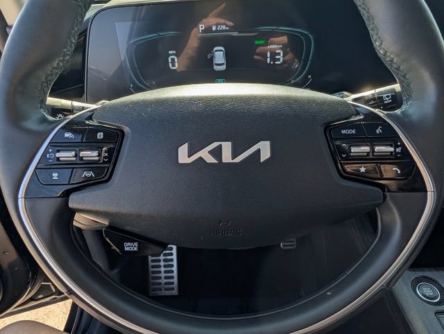Used 2023 Kia Niro SX Touring FWD image 23
