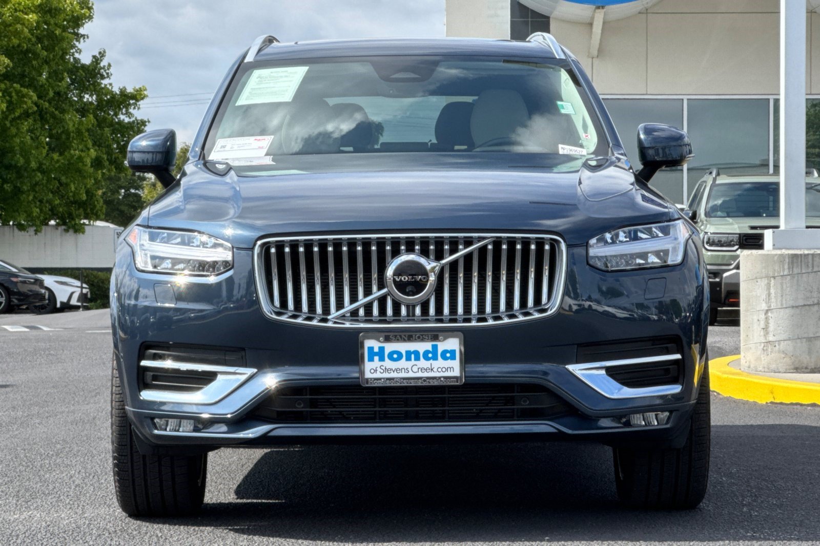 Used 2023 Volvo XC90 B5 Plus AWD/4WD image 5