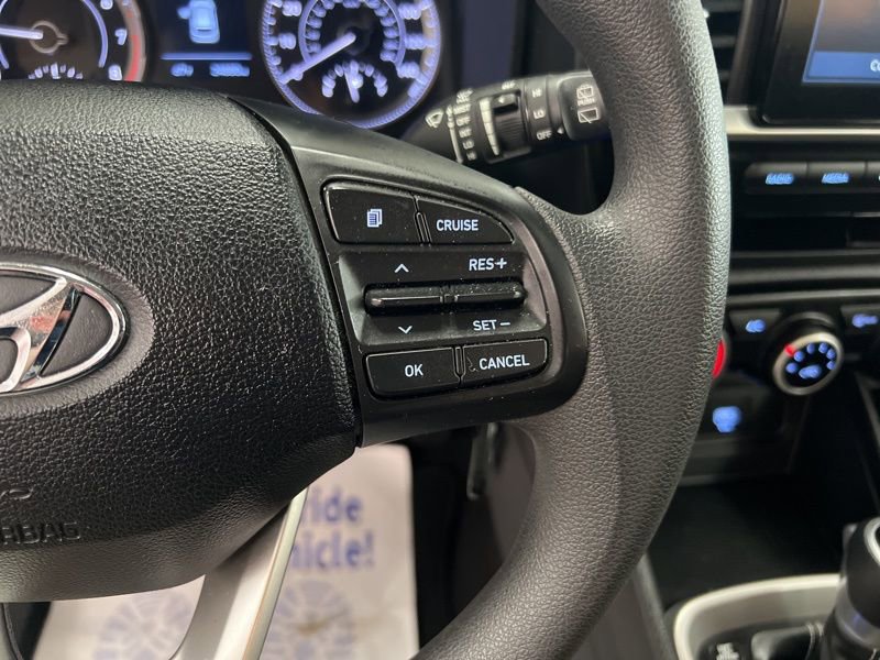 Used 2020 Hyundai Venue SE image 23