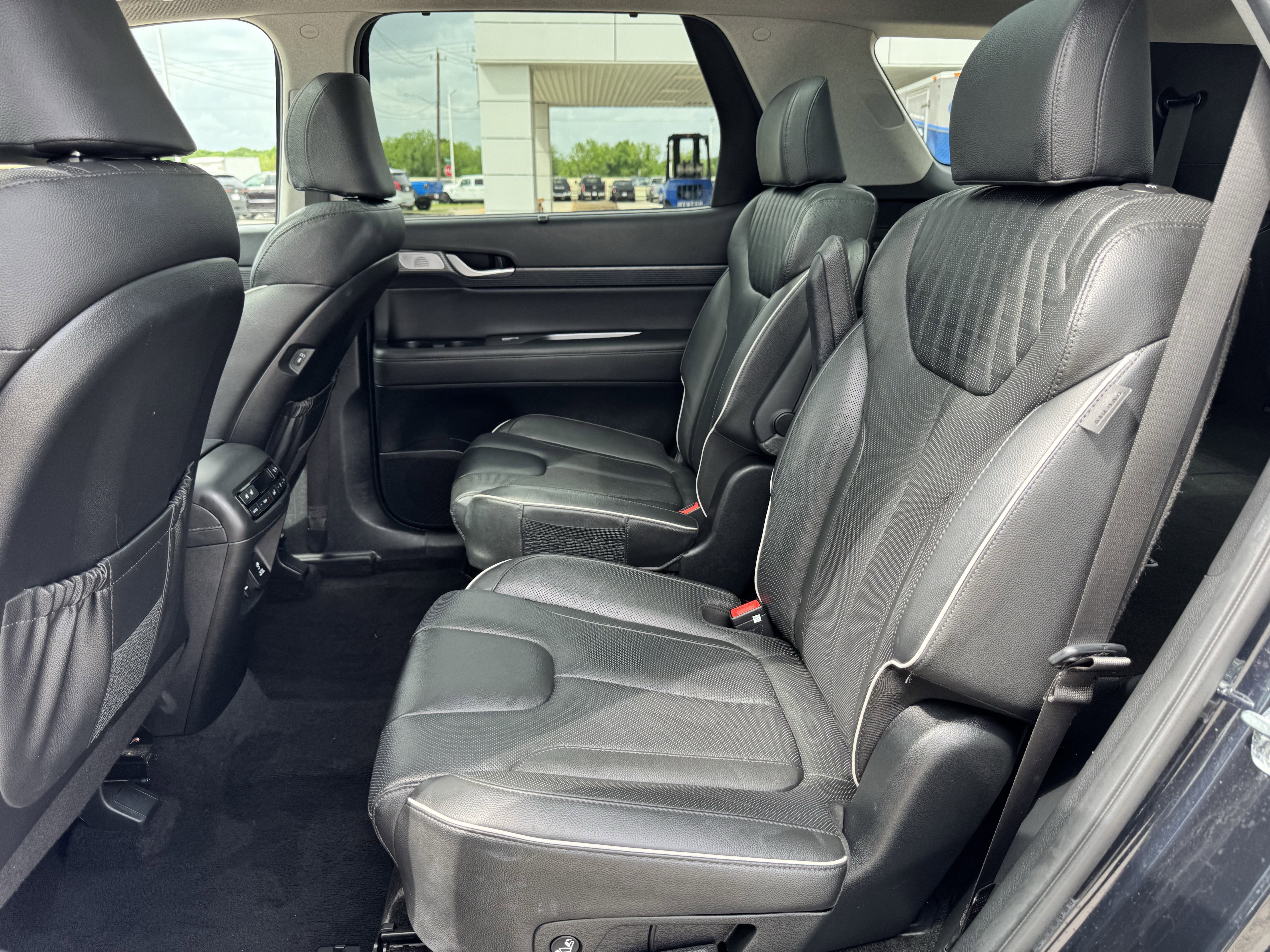 Used 2024 Hyundai Palisade Limited image 31
