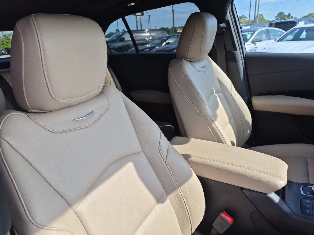 Certified 2024 Cadillac XT4 Luxury FWD image 33