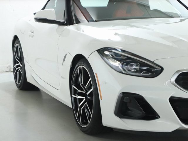 Certified 2023 BMW Z4 sDrive30i w/ Premium Package RWD image 9