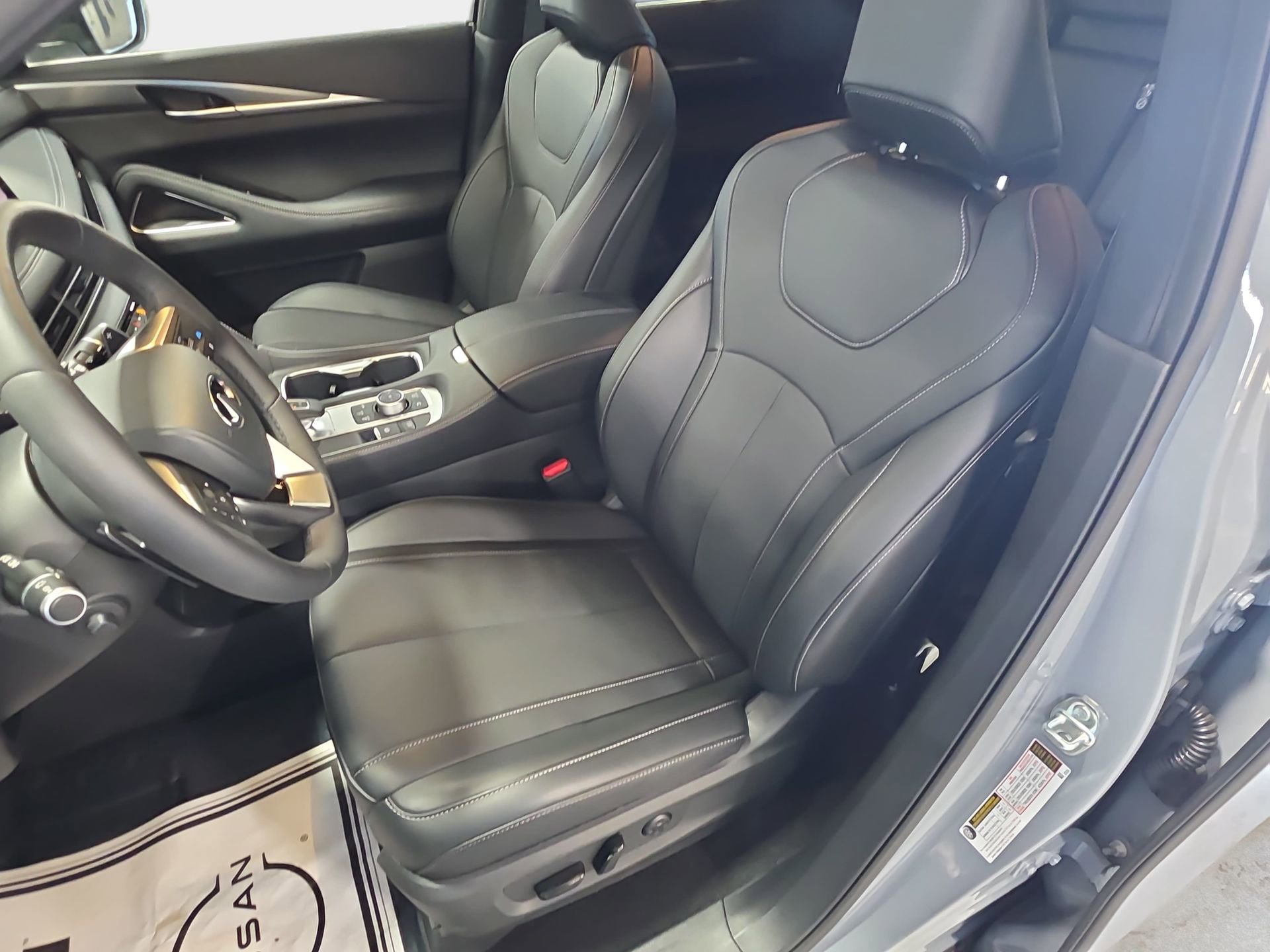 Certified 2026 INFINITI QX60 Luxe w/ Cargo Package image 15