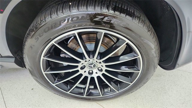 Used 2023 Mercedes-Benz GLE 450 4MATIC w/ AMG Line Exterior image 61