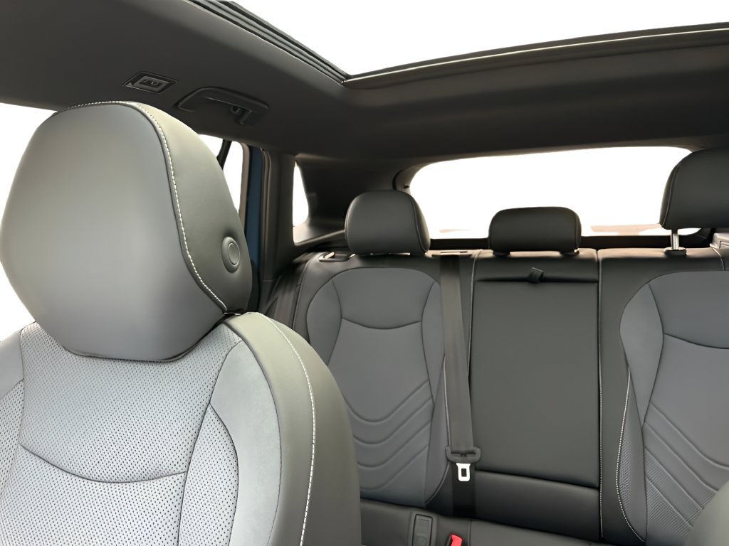 New 2026 Volkswagen Tiguan SE R-Line AWD/4WD image 24
