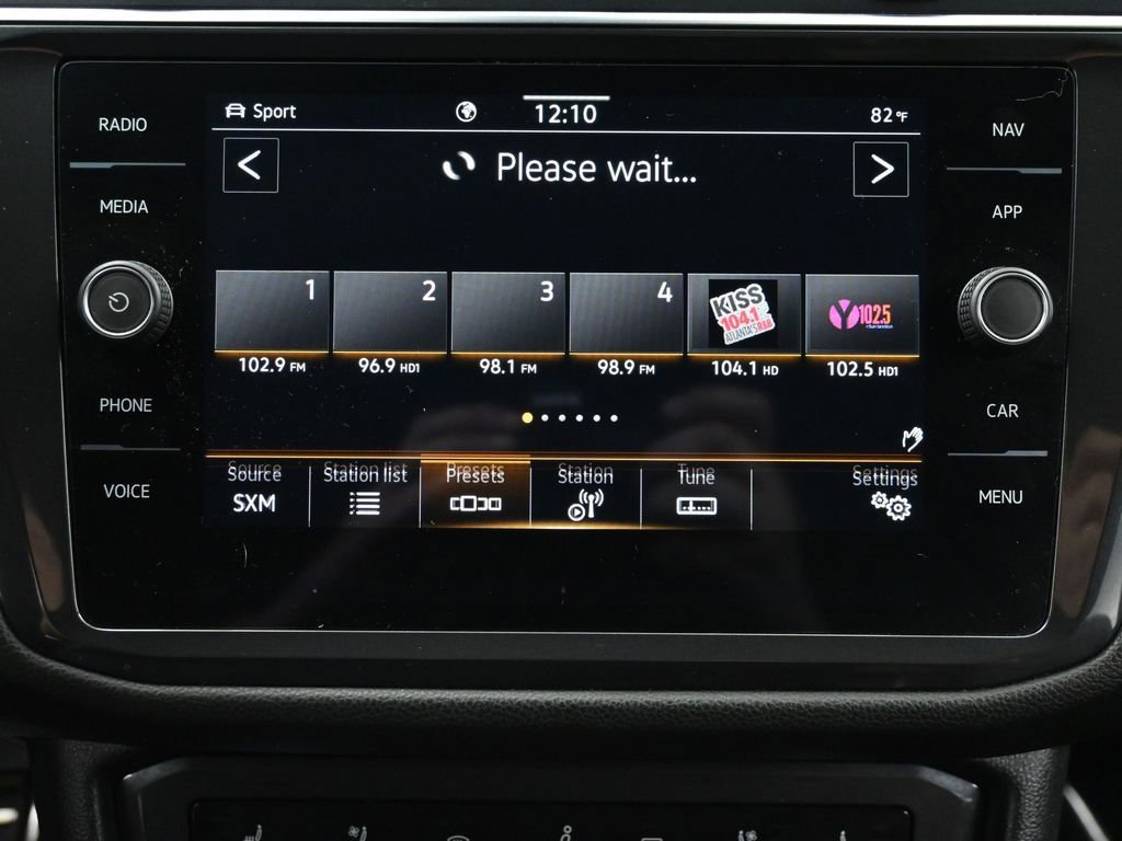 Used 2022 Volkswagen Tiguan SEL R-Line image 30