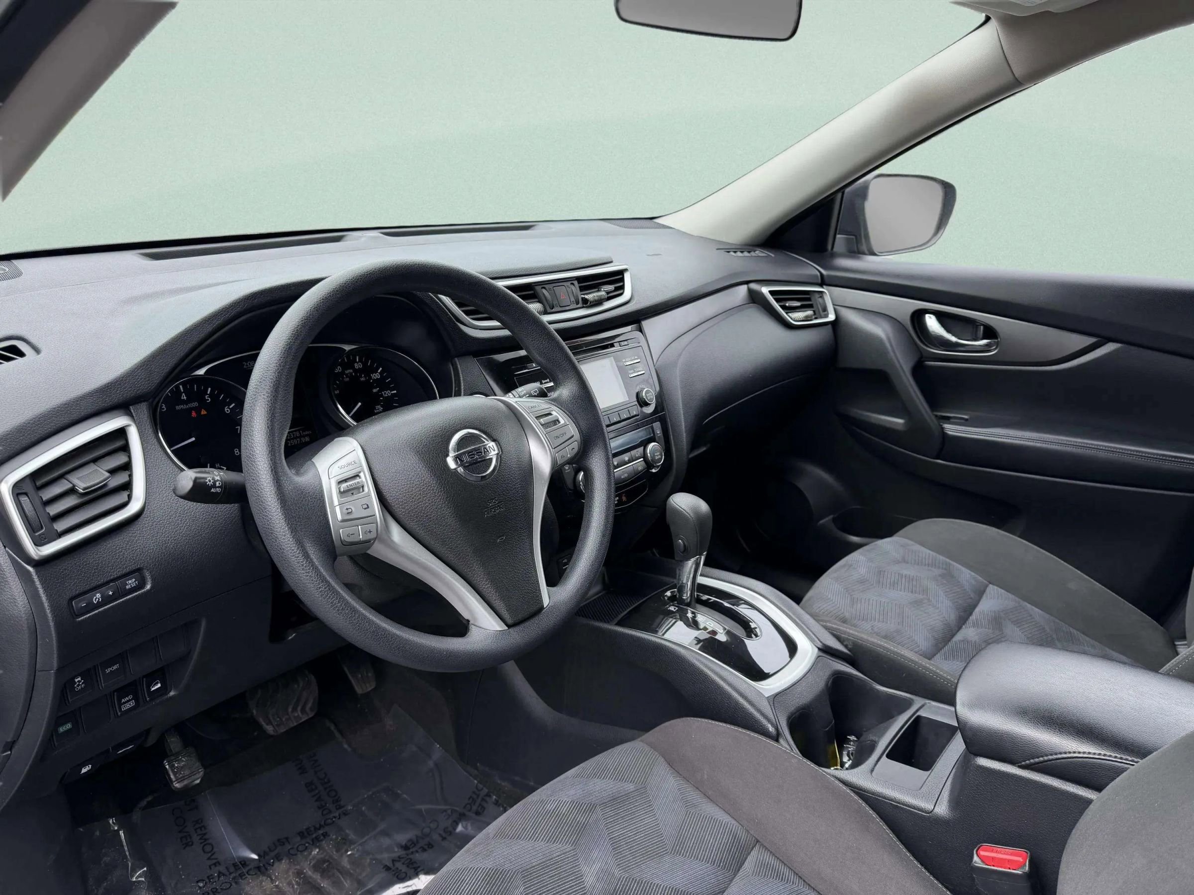 Used 2015 Nissan Rogue SV AWD/4WD image 12