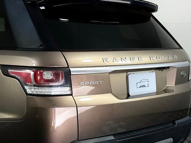 Used 2016 Land Rover Range Rover Sport SE image 17