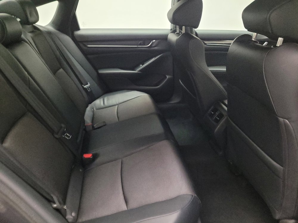 Used 2018 Honda Accord Sport image 19