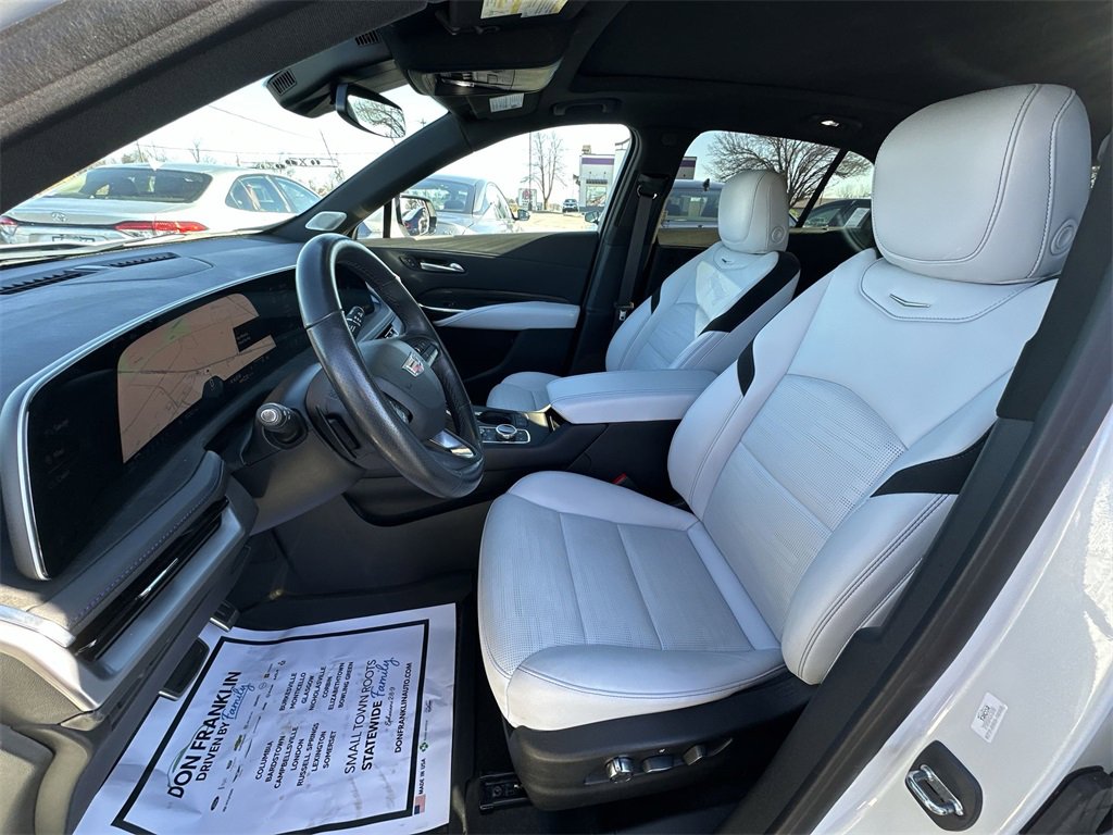 Used 2024 Cadillac XT4 Sport image 11