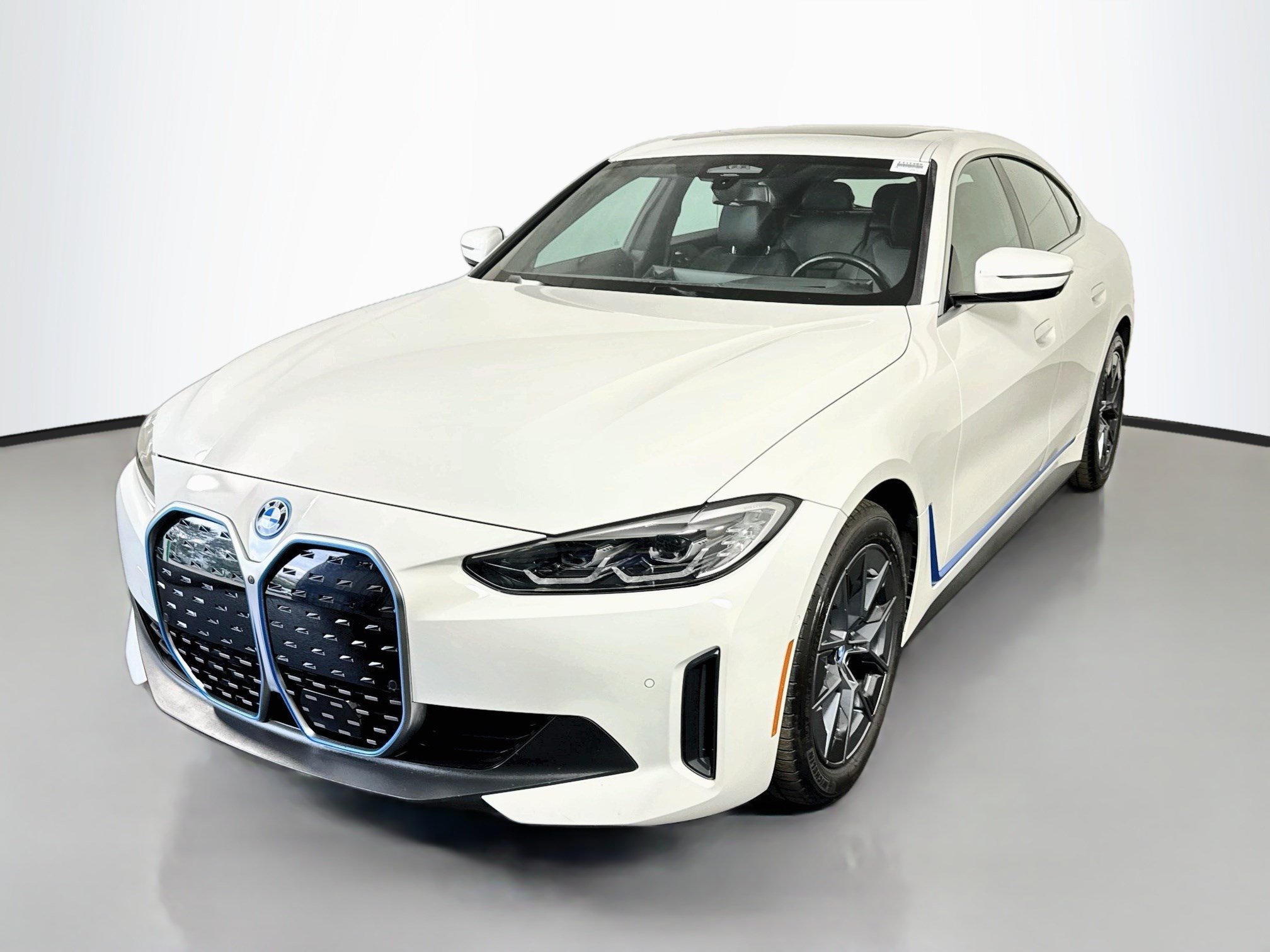 Used 2024 BMW i4 eDrive40 RWD image 4