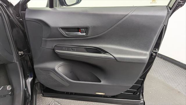 Used 2021 Toyota Venza LE image 23