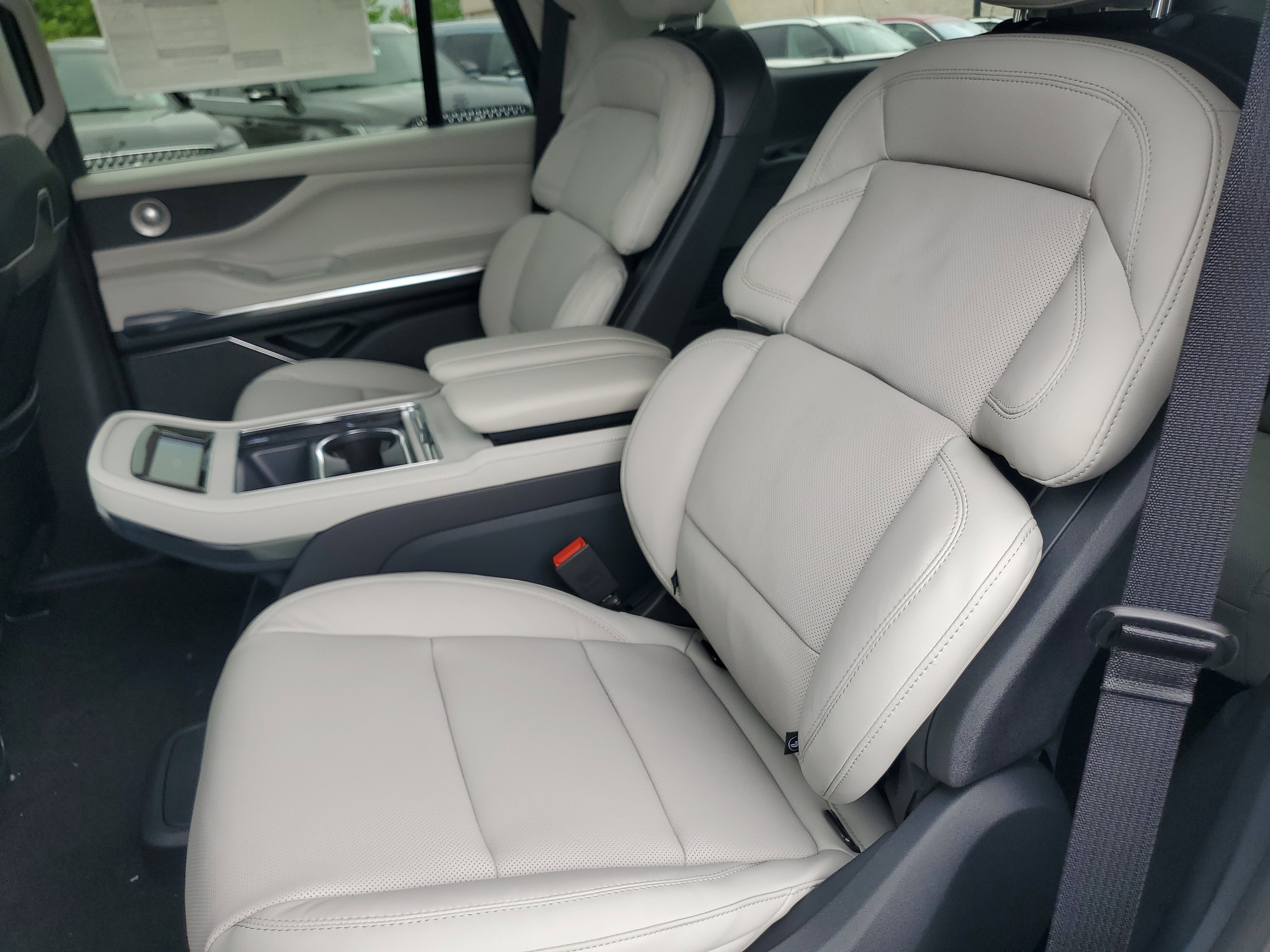 New 2026 Lincoln Navigator Reserve AWD/4WD image 30