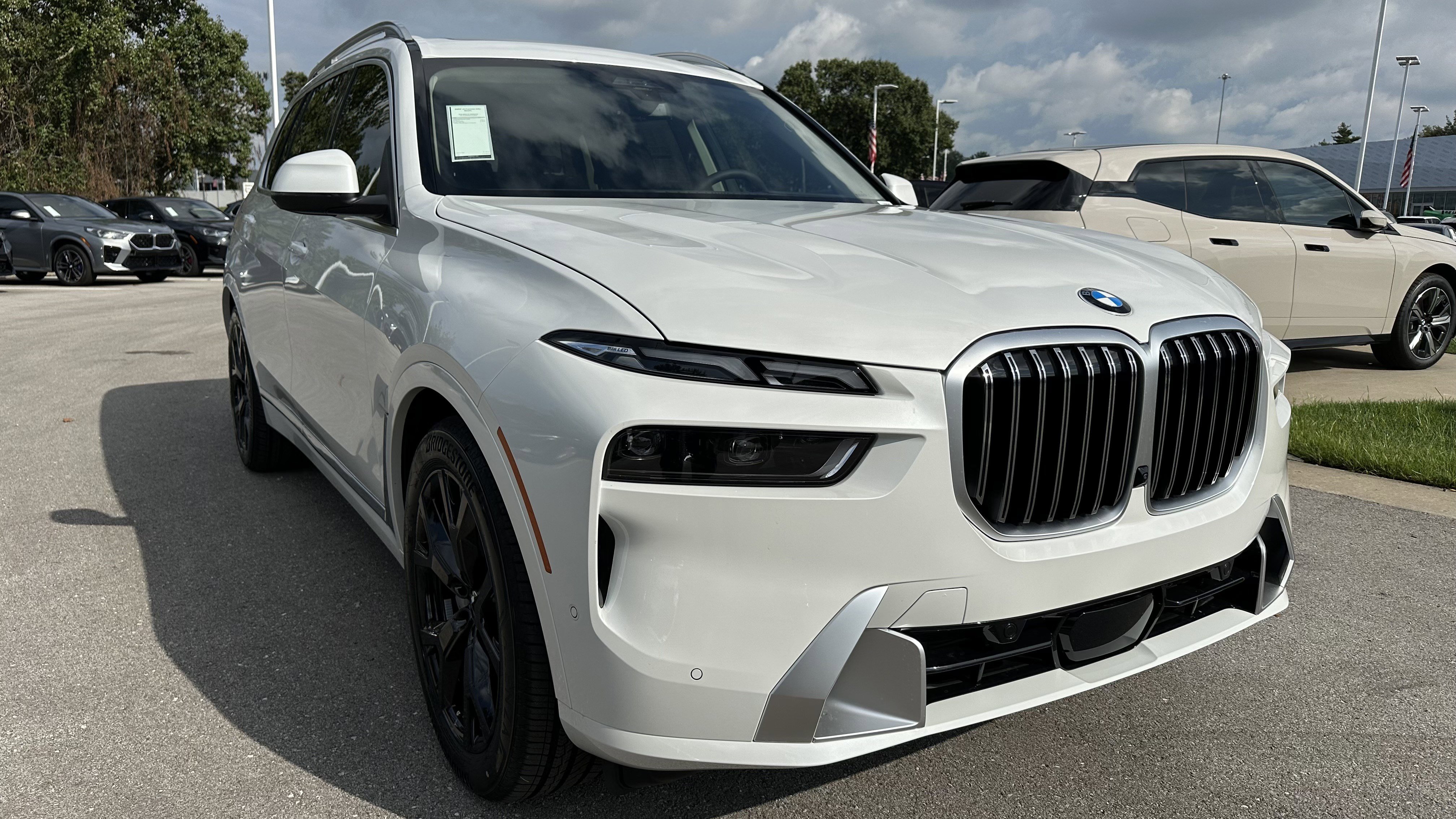 New 2026 BMW X7 xDrive40i w/ Executive Package image 2