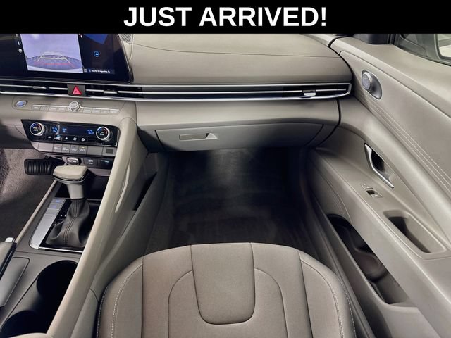Certified 2024 Hyundai Elantra SEL FWD image 35