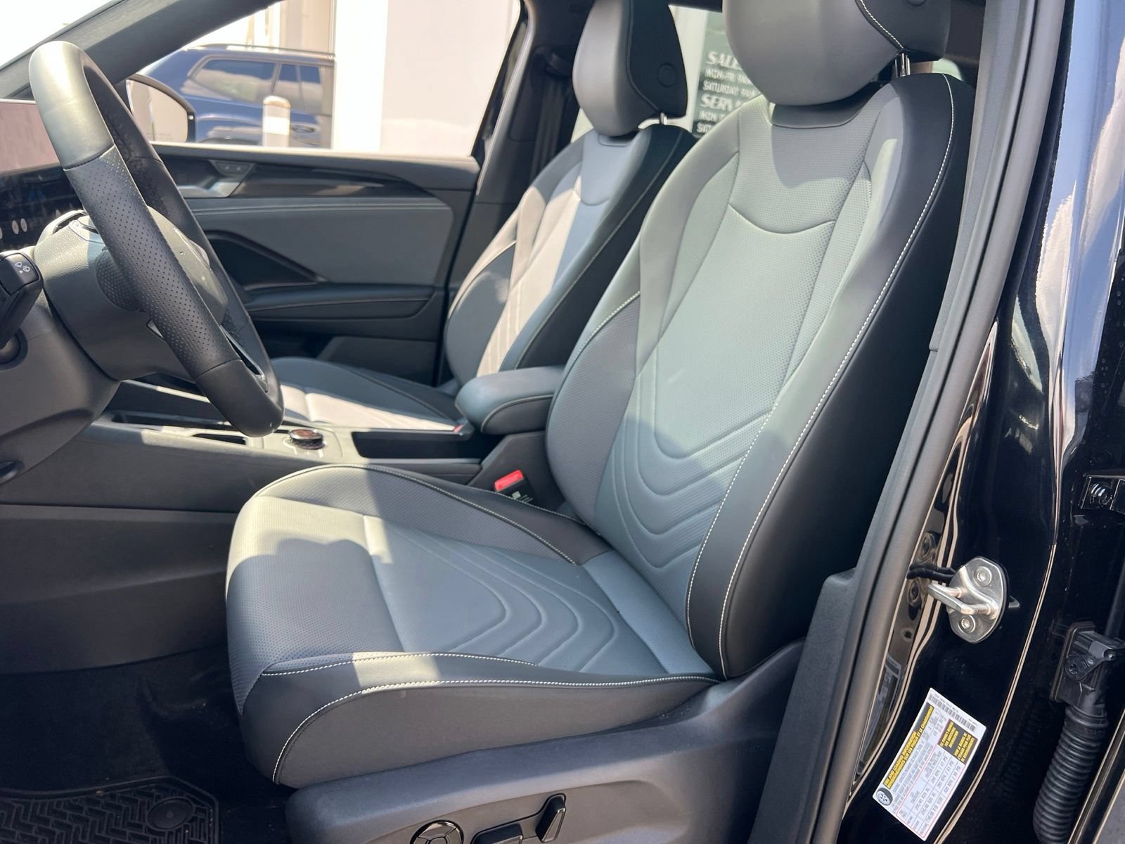 Certified 2026 Volkswagen Tiguan SE R-Line FWD image 27