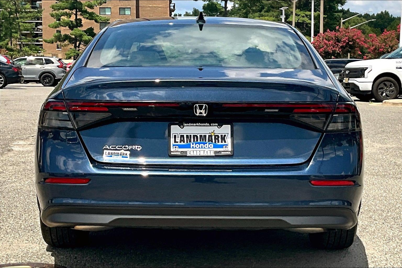 Certified 2025 Honda Accord SE image 4